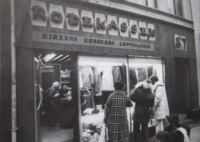 I 1987 åbner den første genbrugsbutik i Aarhus
