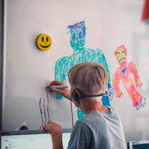 Byarbejdet Christianshavn - Dreng maler Hulk og Ironman