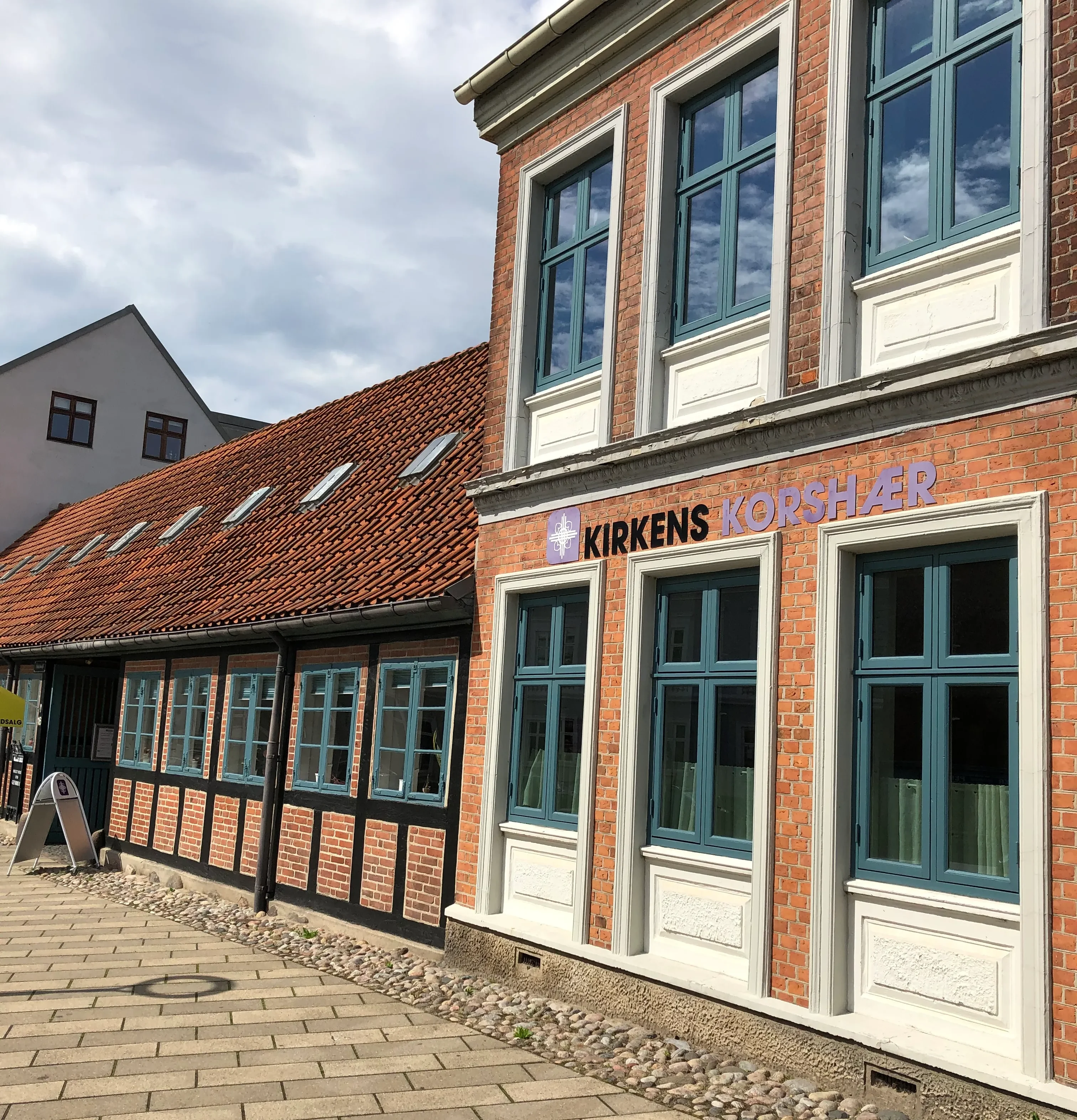 Arbejdsfaellesskabet-Loegstrupgaarden_facade-aspect-ratio-250-260