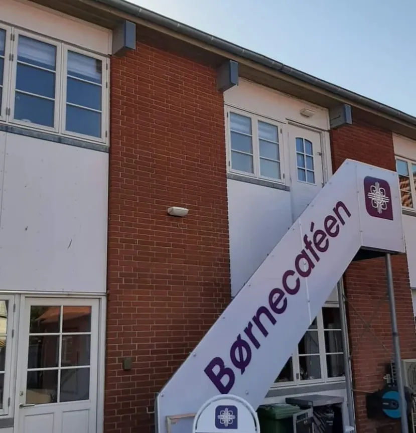 Familietilbud-Aakirkeby-aspect-ratio-250-260