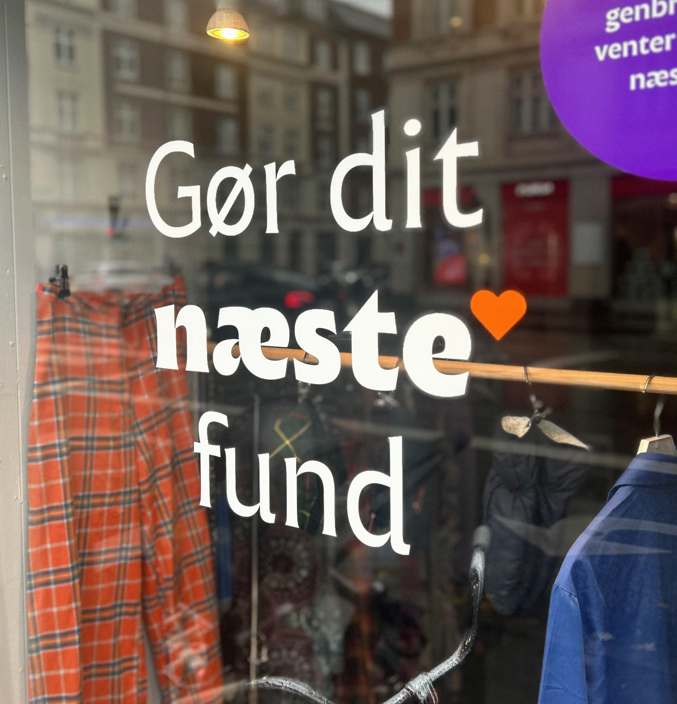 Naeste_Fund_Vindue-aspect-ratio-250-260